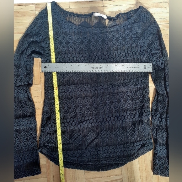 Embroidered mesh top with geometric pattern - Picture 5 of 8